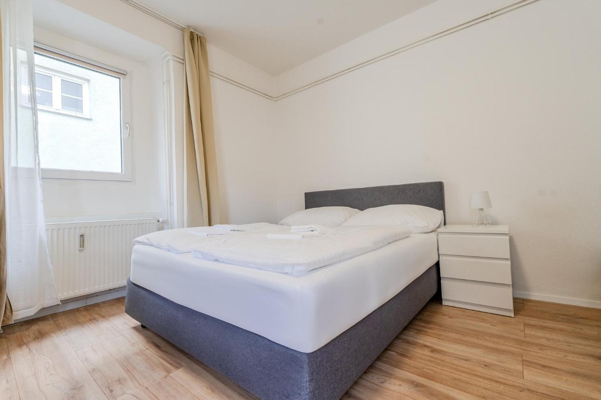 Whats-App Self-Check-In - Vibrant City Life In Graz Exterior photo